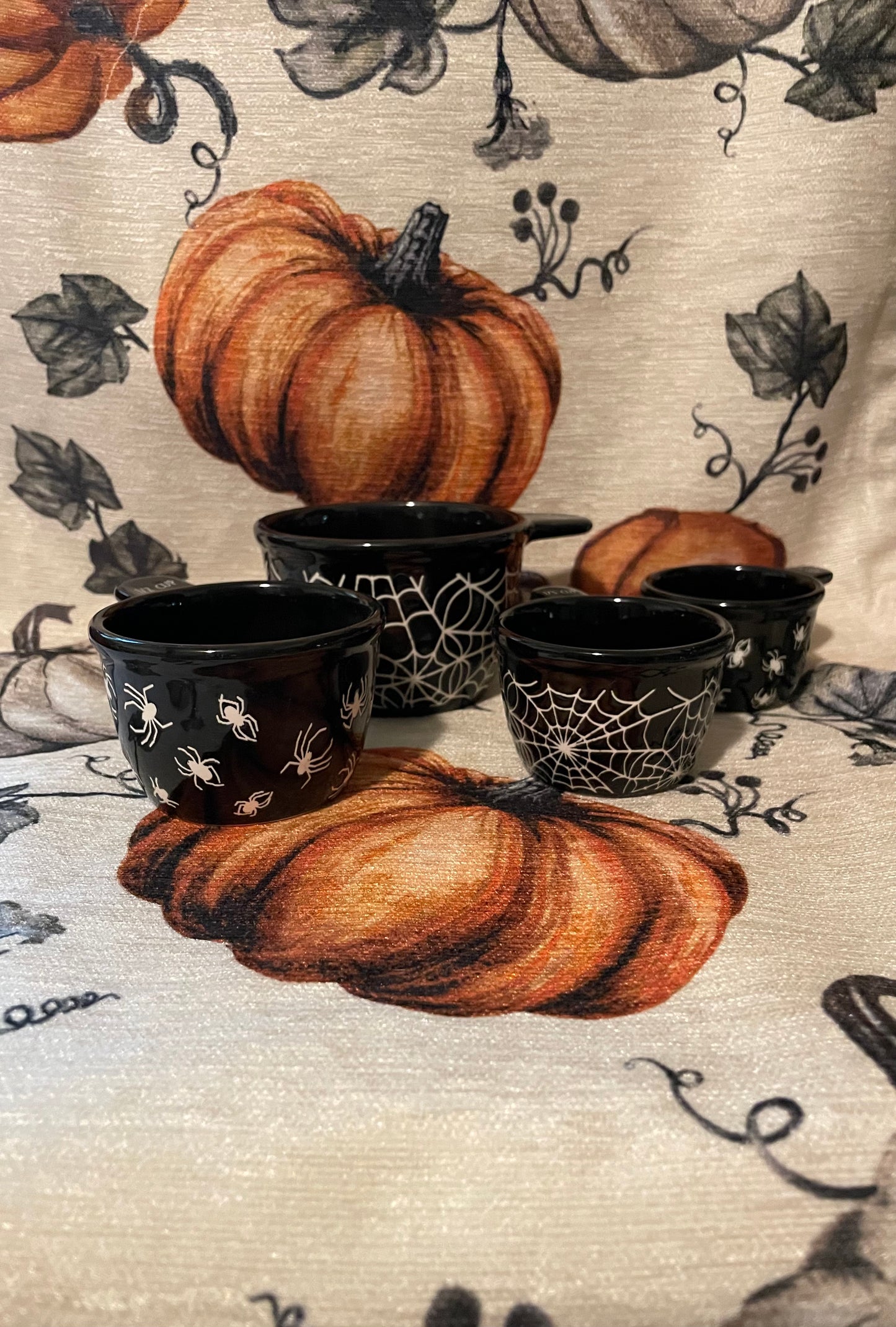 Bakeshop Halloween Measuring Cups Set