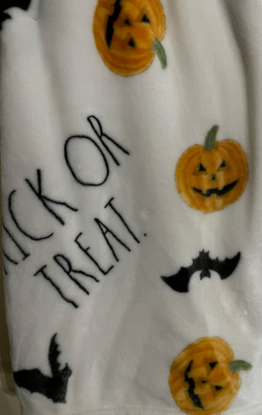 Rae Dunn white Trick or Treat throw